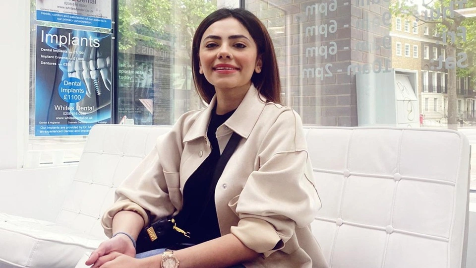 Patient at Whites Dental in London waiting to have their laser teeth whitening procedure performed